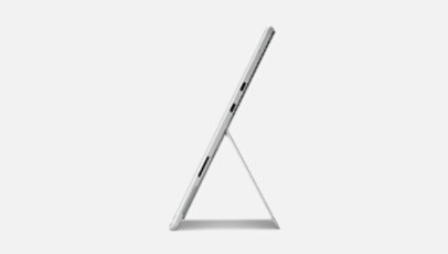 Surface Pro 8 ポートのクローズアップ。