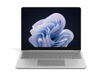 A front view of a 13-inch Surface Laptop in the color Platinum.