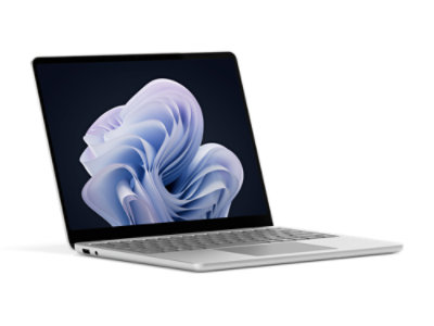 An angled view of a 13-inch Surface Laptop in the color Platinum.