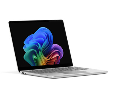 An angled view of a 13-inch Surface Laptop for Business in the color Platinum.