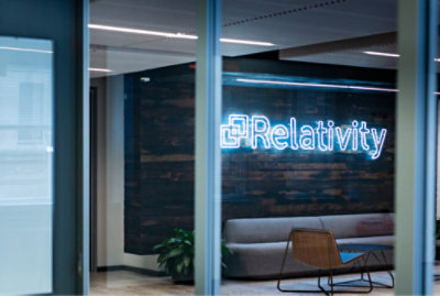 Relativity 표시가 있는 창