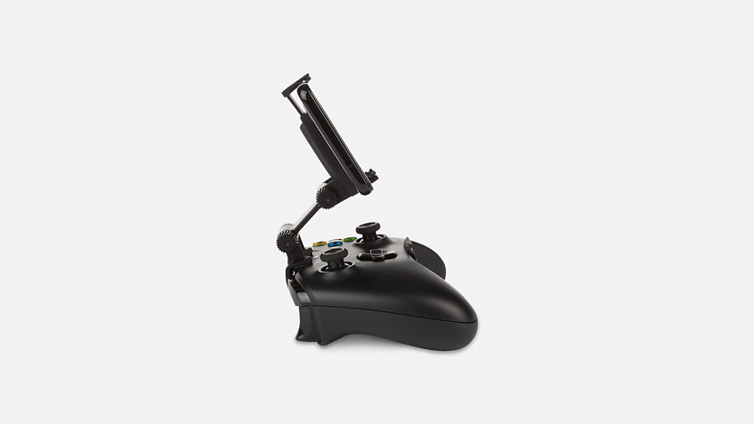 Power A MOGA Mobile Gaming Clip for Xbox right side with phone and controller