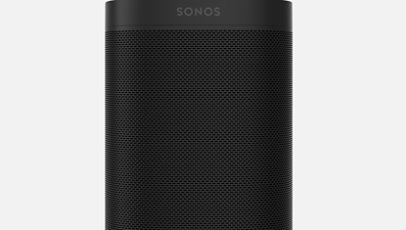 Zoom of the front of the Sonos One in Black.