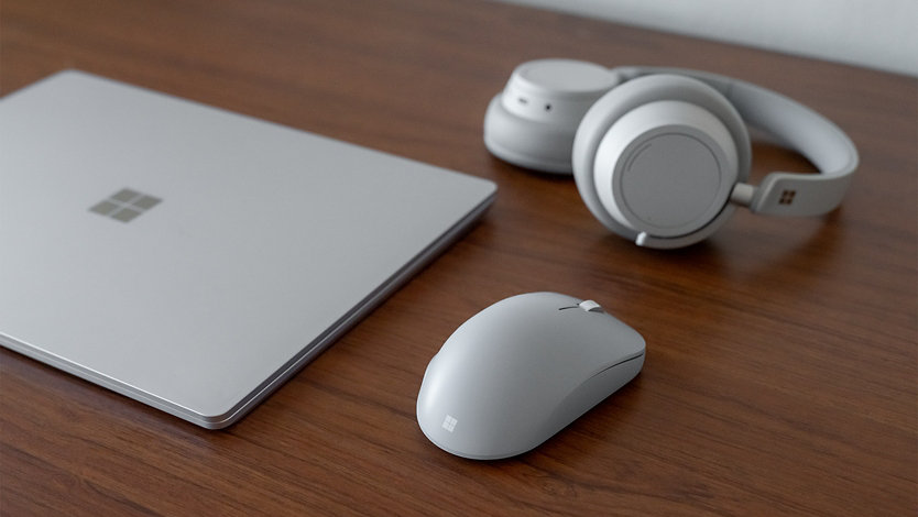 Bärbar dator på ett skrivbord