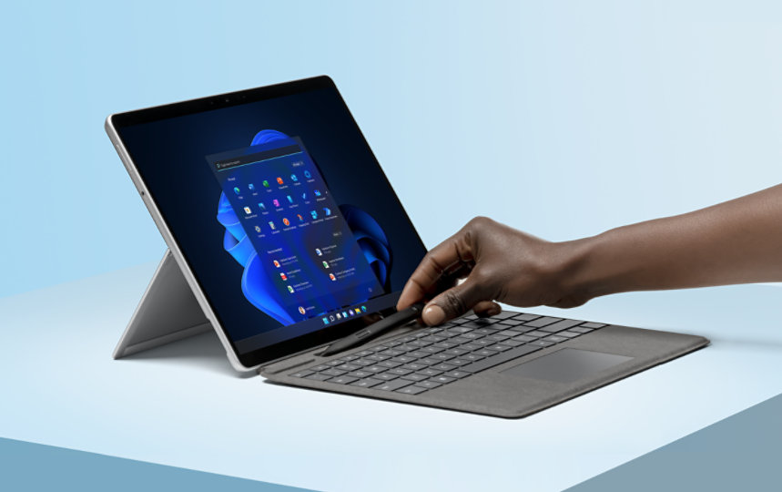 Microsoft Surface Pro Signature Keyboard Platino (QWERTY ITA) Con Portapenna – Ricondizionato Per Pro 8/9/X