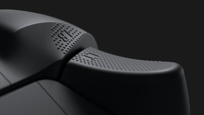 Close-up van de triggers en bumpers van de controller