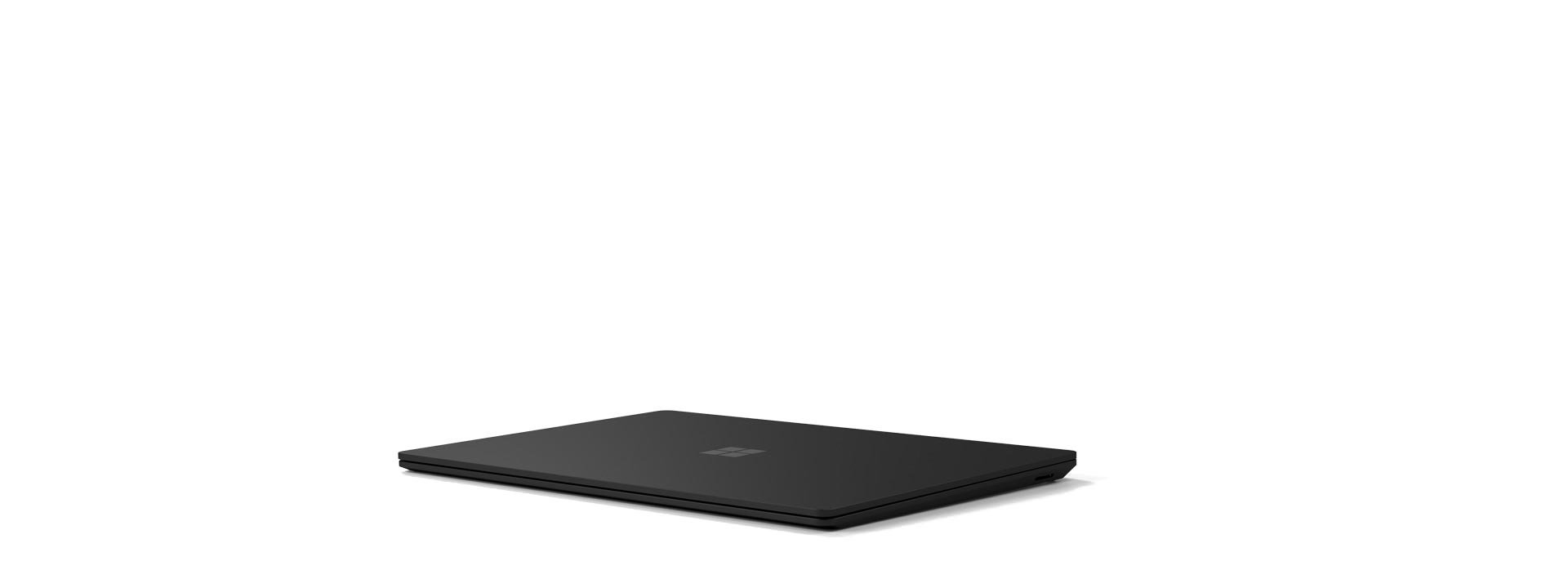 Obracający się komputer Surface Laptop 4.