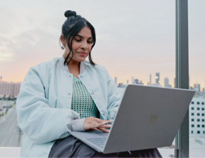 What is a Resume Builder Benefits - Hero Banner Image 752x580 Mobile