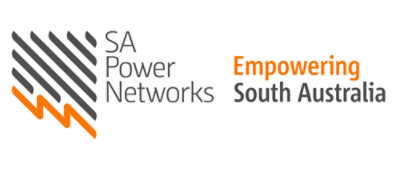 SA Power Networks のロゴ。スタイル化された稲妻と、「Empowering South Australia」というキャッチフレーズが描かれている。