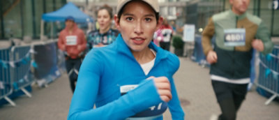 Quelques personnes qui courent.