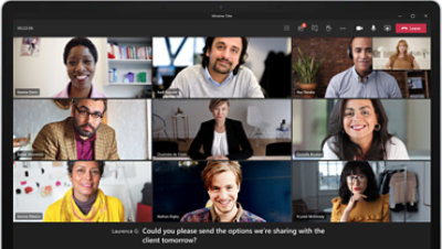 Μια κλήση βίντεο στο Teams, με χρήση της συνάρτησης ζωντανών λεζαντών.