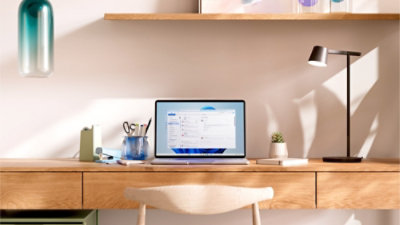 顯示 Microsoft Teams 視訊通話的視窗和顯示 Copilot in Teams 即時會議的橫幅