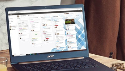 Ein Acer-Laptop, auf dem ein Kanban-Board in Planner angezeigt wird