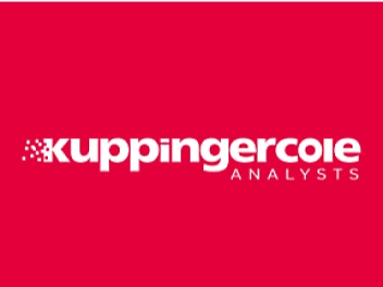 Kırmızı arka planda Kuppingercole analistleri logosu.