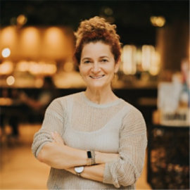 Portrait of Corina Feuerstein.