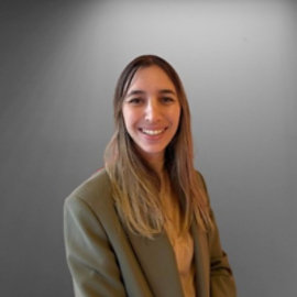 Portrait of Maayan Sela.