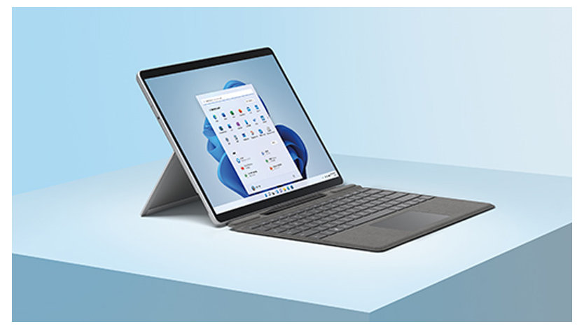 Surface Pro 8 水色のプラットフォーム上
