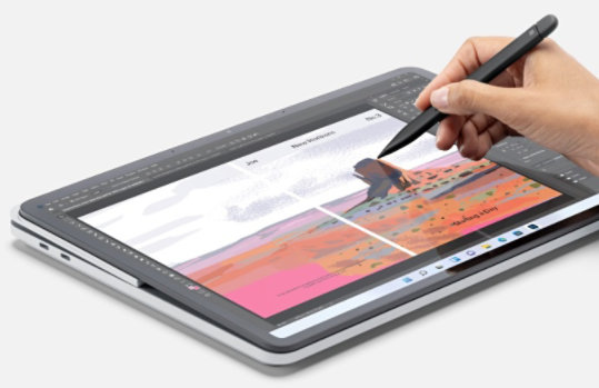 Surface Laptop Studioをペンで操作する