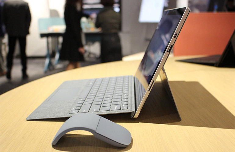 Surface 3 ノートパソコン (マウス付き)