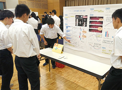 「ふるさと教育ポスター発表」（恵那高）