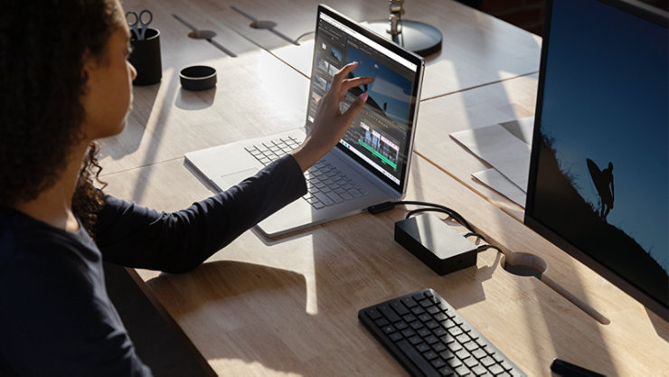 Surface ドック Surface Book 3 と大画面を接続