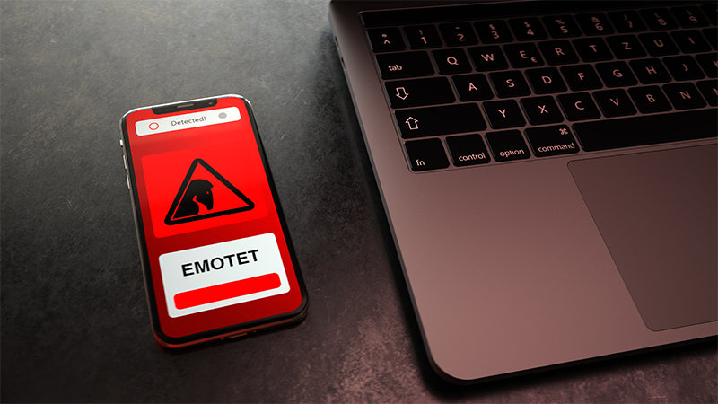 EMOTET と表示されたスマートフォンとノート PC