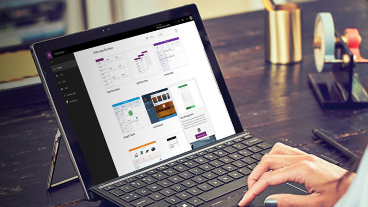 Une vue des applications MS Office ouvertes sur un appareil Surface Pro