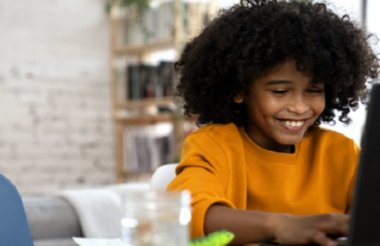 特別なニーズを持つ子供たちの教育に使用される Microsoft Teams