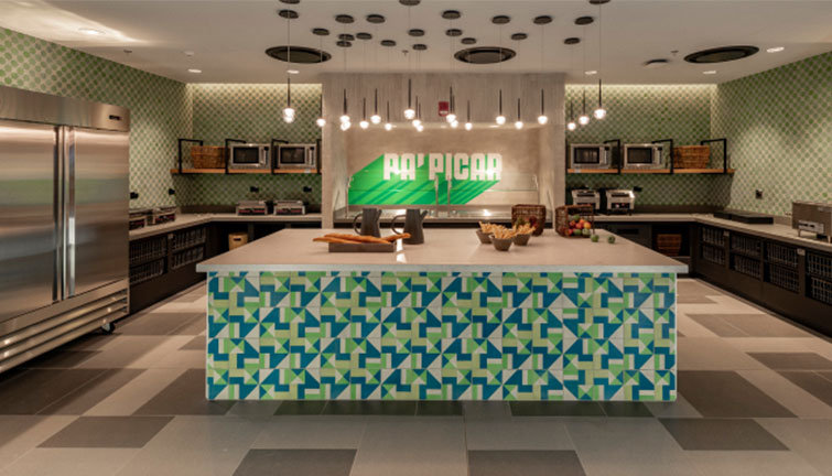 otra zona de la despensa de la oficina