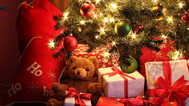 クリスマス ツリーとプレゼント