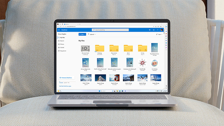 OneDrive を表示したノート PC