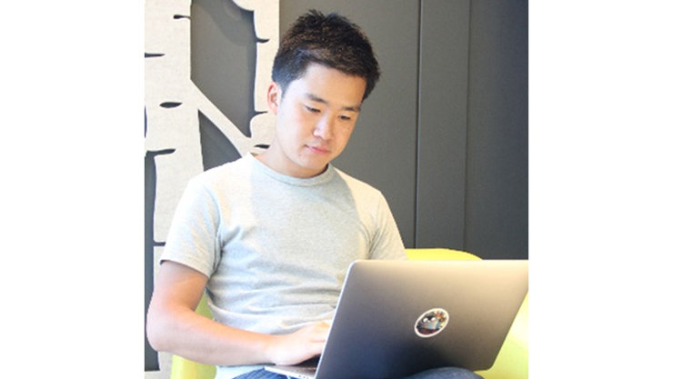 仕事に集中するゆきさん