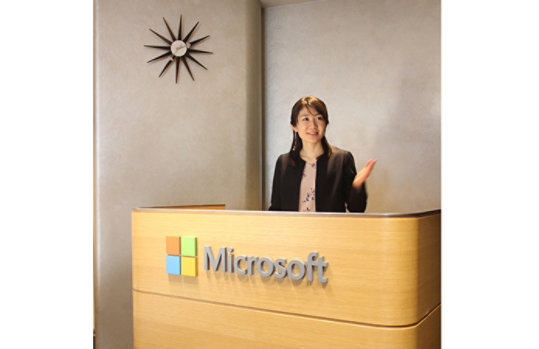 公の場で話すさくら