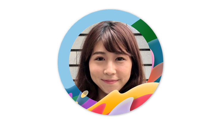 Yuko S.はカラフルな円形の枠に囲まれています。