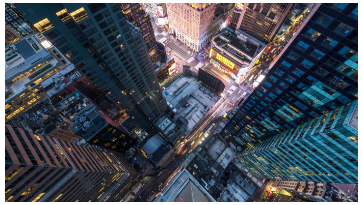 マイクロソフトインダストリーサイト：高層ビルから下をのぞいたイメージ