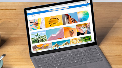 OneDrive にイラストが保存されているラップトップ