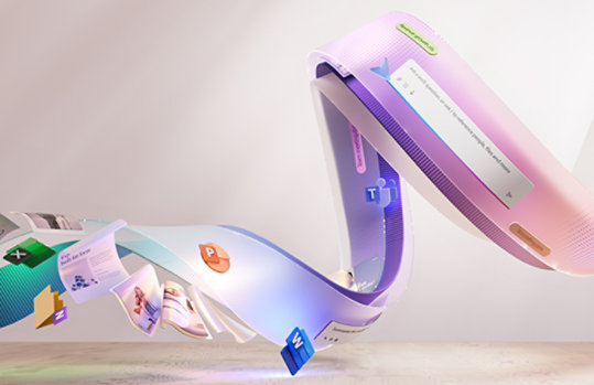 Ein dynamisches, abstraktes Band, das Microsoft 365 Anwendungen wie Excel, PowerPoint, Word, Teams und OneNote miteinander verknüpft, inklusive einer Eingabeaufforderung für Fragen. Es symbolisiert integrierte und fließende Arbeitsabläufe.