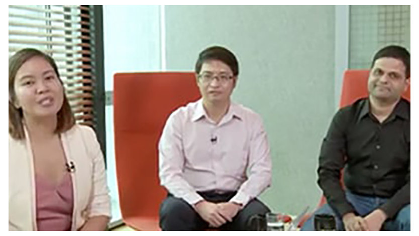 3 colleagues having a discussion on small and medium business growth