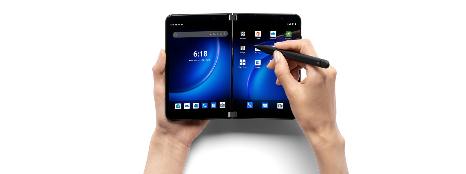 Surface Duo 2 とペンと人間の手