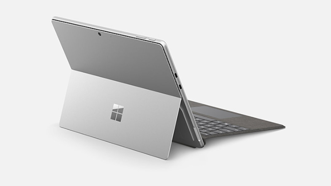 インテル® Evo™ プラットフォーム用の最新の第 12 世代インテル® Core™ プロセッサーを搭載し、Surface Pro シリーズ史上最高のパフォーマンスを実現
