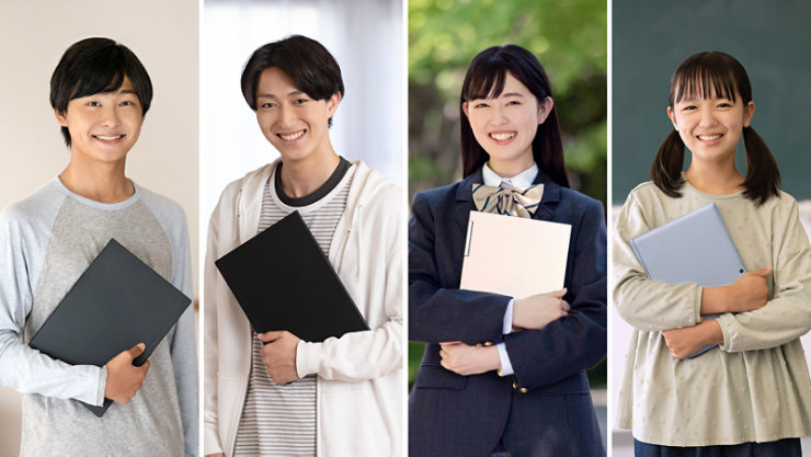 ノート PC をかかえてこちらを見ている中学生、大学生、高校生、小学生