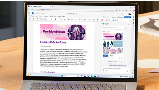 Designer を画面に表示したノート PC