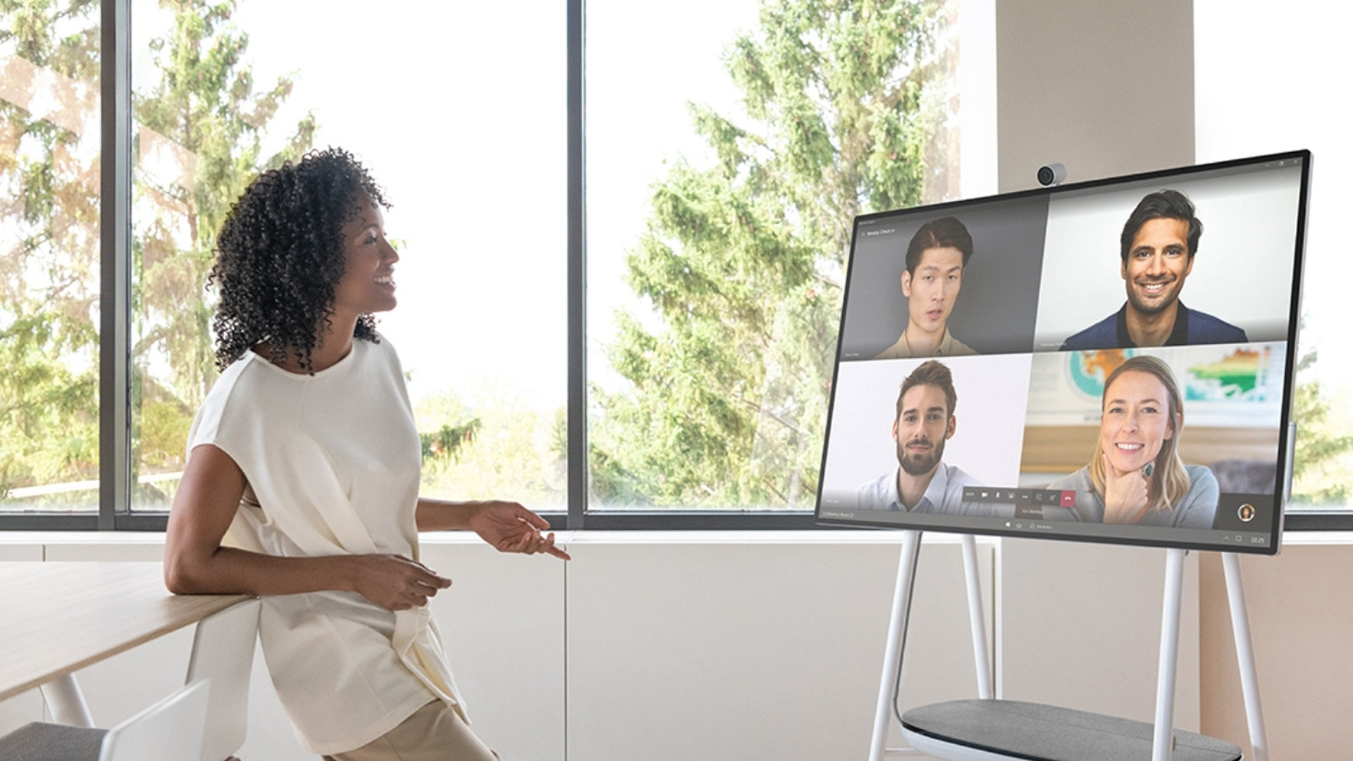 APC Charge Mobile Battery for Surface Hub 2