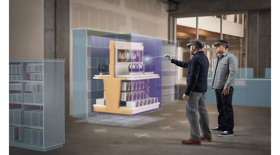 两人戴着 HoloLens 头戴显示设备，观看商店设置的 3D 渲染。
