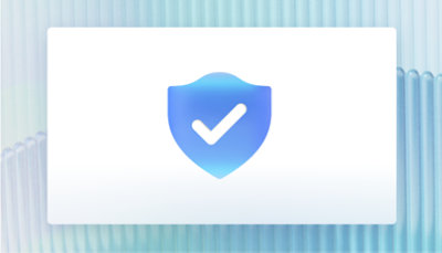 מגן כחול עם סימן ביקורת לבן במרכז