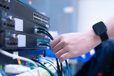 Сервисы глобальной сети интернет. It аутсорсинг. Internet service offering. Безопасность данных. Omni channel marketing.